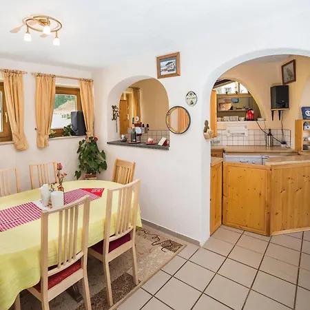 Patricia 招待所 3*